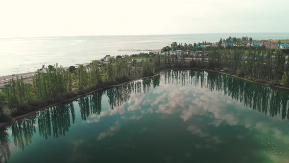 Summer Beach Lake Issik Kul Kirgizstan alt