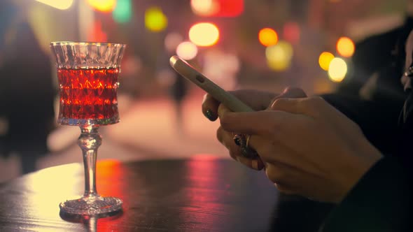 Smartphone Wine Woman Texting Evening Love Hand alt