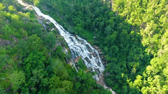 Aerial view of Maeya Waterfall, Thailand alt