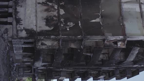 Vertical Video of a Wartorn Building in Ukraine alt