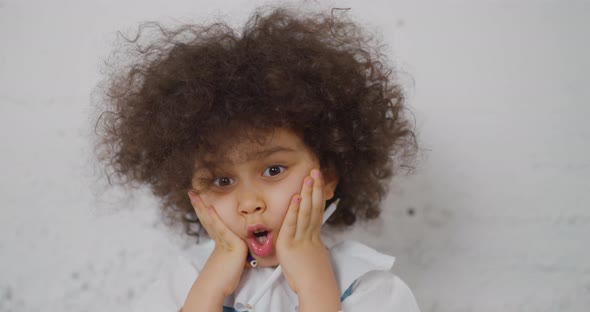 A girl is from a happy family Turkish family alt