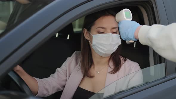 Measuring of Temperature By Pyrometer for Driver During Pandemic of Covid19 alt