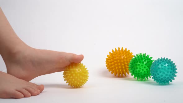 Prevention of Children's Flat Feet and Valgus of the Foot Exercises with Massage Balls alt
