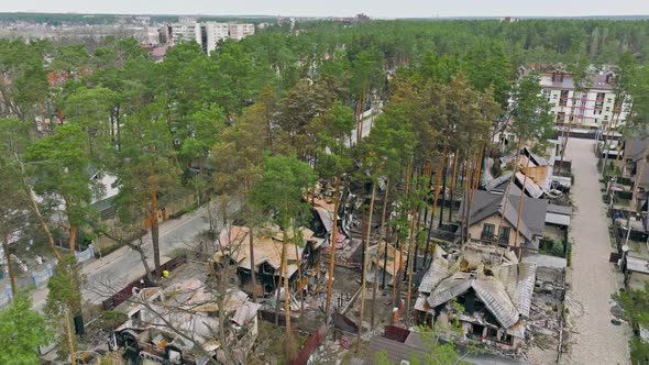 War Bomb Destruction House Ukraine Irpen Bucha Kyiv Damage Destroyed City alt