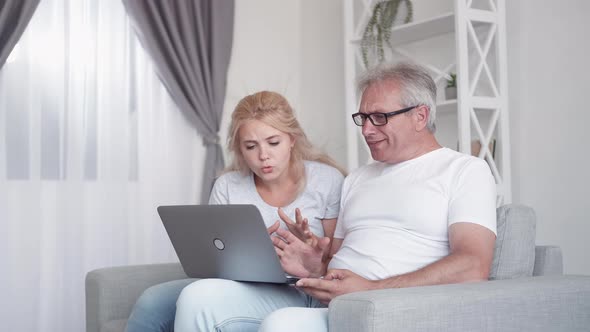 Home Sport Fans Game Failure Sad Daughter Father alt