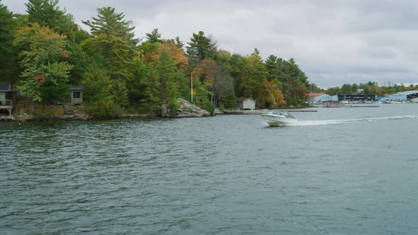 Motorboat in the Georgian Bay alt
