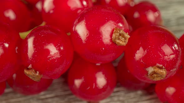 Redcurrants on a Wooden Table alt