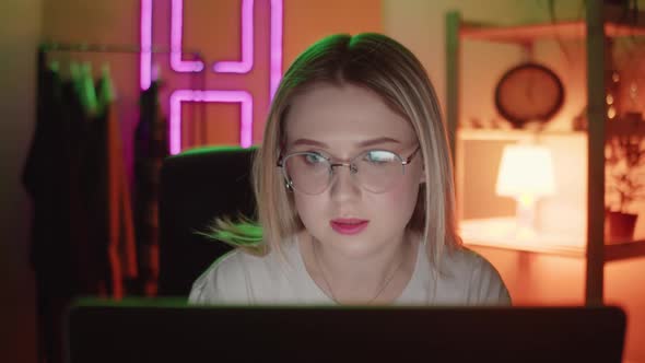 Close Up Young Blonde Woman in Fashion Glasses Eye Looking Monitor Surfing Internet alt
