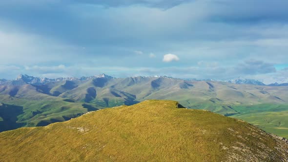 Mount Elbrus and Caucasus Mountains alt