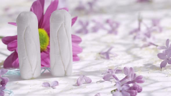 Closeup of Tampon Surrounded By Petals of Purple Lilac Flower alt