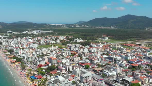 Canasvieiras beach, Resort, Hotels, Buildings, Hills (Florianopolis, Brazil) alt