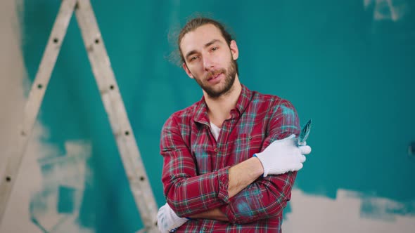 In Front of the Camera Professional Painting Man alt