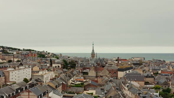 European City with Traditional Houses Located on the Banks of English Channel alt