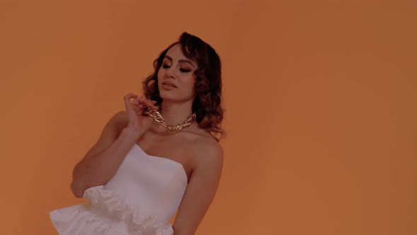 Beautiful Fashion Model alt