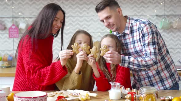 Happy Family Bake Cookies for Christmas