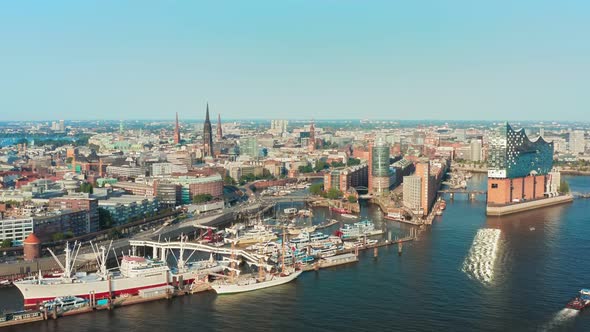 Spectacular View From the Top To the Urban Landscape Hamburg City and Port of Hamburg on a Sunny Day alt