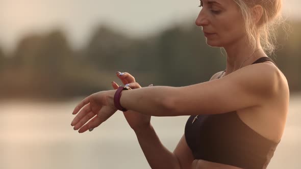 Heart Rate On Display Smartwatch. Runner Checking Pulse.Check Spo2 On Smart Watch Wearable Wristband alt