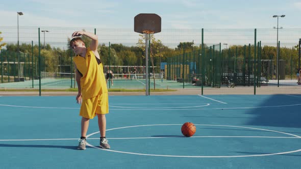 Young boy doing gymnastics alt