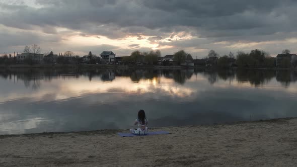 Yoga Pranayama In The Nature alt